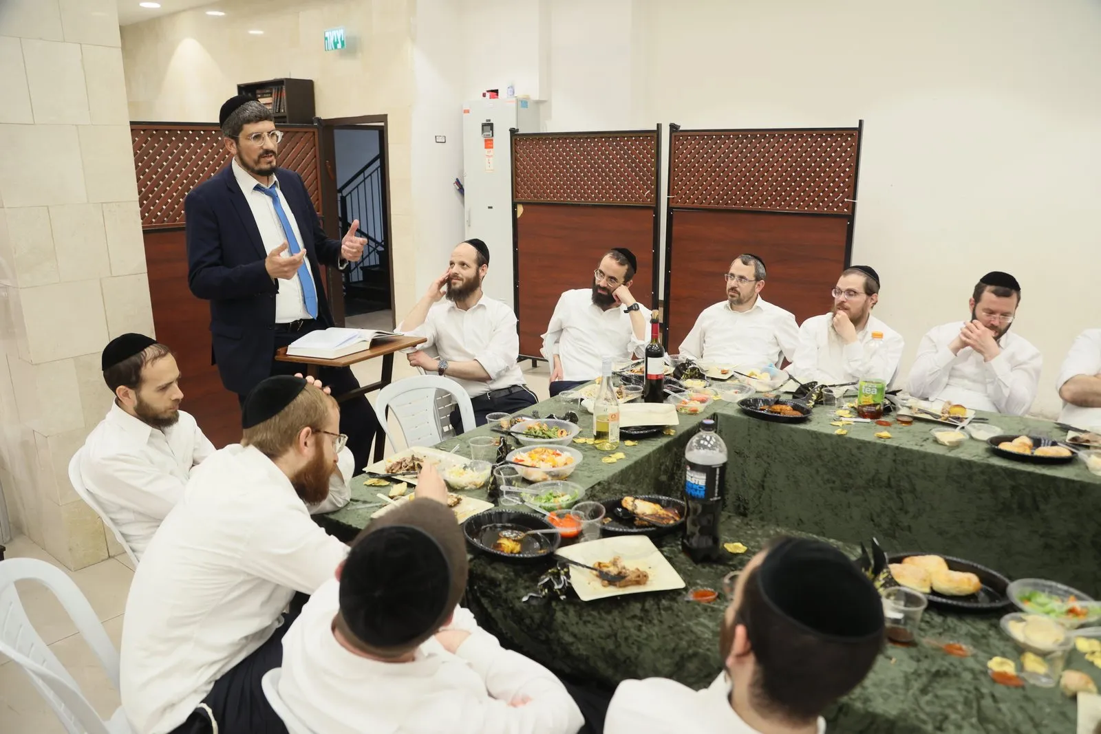 Yungeleit learning at Shiras HaTorah, Beitar Illit